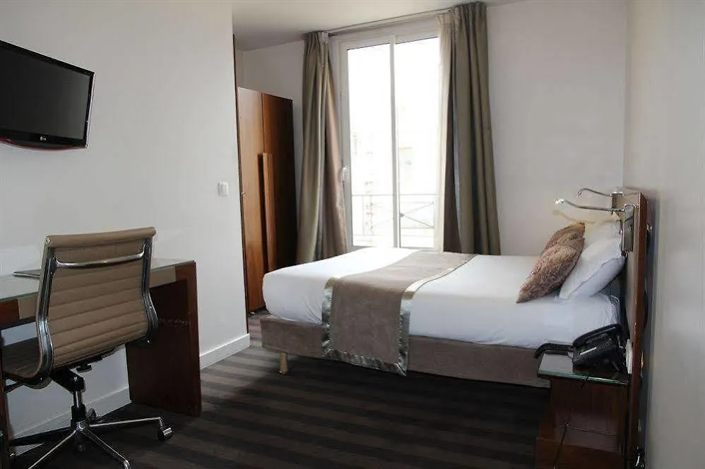 Art Hotel Congres Paris 3*,
